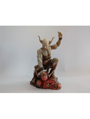 Estatua Kreator 1/10 con estética demoníaca