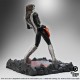 Statue de The Spaceman de Kiss avec guitare orange