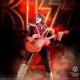 Statue de The Spaceman de Kiss avec guitare orange