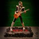 Statue de The Spaceman de Kiss avec guitare orange