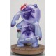 Estatua de Stitch edición especial de Disney con colores vibrantes