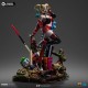 Estatua de Harley Quinn de Iron Studios con detalles coloridos