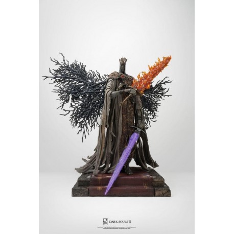 Estatua de Pontiff Sulyvahn de Dark Souls con luz en poliresina