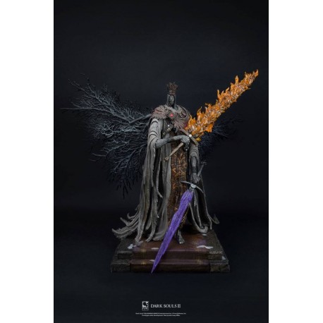 Estatua de Pontiff Sulyvahn de Dark Souls con luz en poliresina