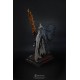 Estatua de Pontiff Sulyvahn de Dark Souls con luz en poliresina
