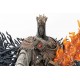 Estatua de Pontiff Sulyvahn de Dark Souls con luz en poliresina