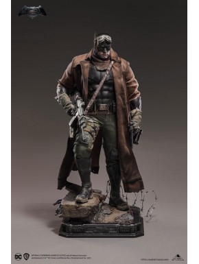 Estatua de Knightmare Batman de DC Comics en detalle