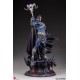 Estátua Skeletor de 63 cm com bastão e espada
