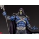 Estátua Skeletor de 63 cm com bastão e espada