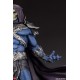Estátua Skeletor de 63 cm com bastão e espada