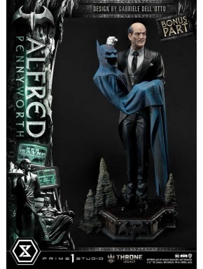 Estátua de Alfred Pennyworth com capa do Batman, DC Comics