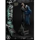 Estátua de Alfred Pennyworth com capa do Batman, DC Comics