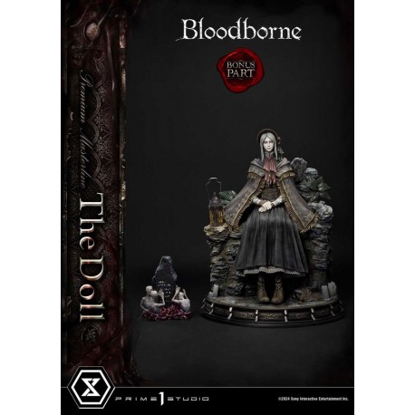 Estátua Bloodborne The Doll com detalhes e função de iluminação.