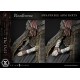 Estátua Bloodborne The Doll com detalhes e função de iluminação.