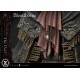 Estátua Bloodborne The Doll com detalhes e função de iluminação.