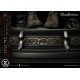 Estátua Bloodborne The Doll com detalhes e função de iluminação.