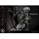 Estátua Bloodborne The Doll com detalhes e função de iluminação.