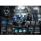 Estátua do Batman em trono tático com monitores LED