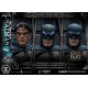 Statue Batman Tactical Throne avec base Batcave et éclairage LED