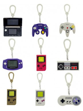 Assortment of 24 keychains Nintendo Controls