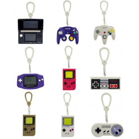 Assortment of 24 keychains Nintendo Controls