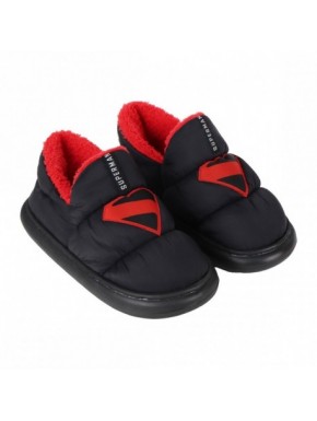 Zapatillas de casa negras de Superman con logo y forro rojo