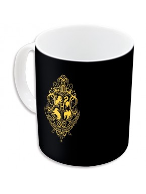 Taza térmica negra Hogwarts con escudo dorado y dragón