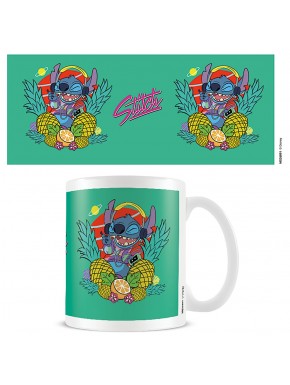 Taza verde de Stitch con frutas y diseño tropical