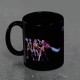 Taza negra de Las guerreras K-pop con diseño Huntrix