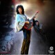Estatua Brian May Rock Iconz en concierto con guitarra roja