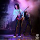 Estatua Brian May Rock Iconz en concierto con guitarra roja