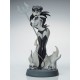 Estatua Devil Girl en blanco y negro de 30 cm