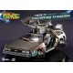 Estatua DeLorean levitante de Back to the Future.
