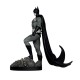 Estatua de Batman en blanco y negro, 18 cm