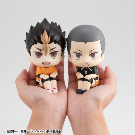 Estatuas de Yu Nishinoya y Ryunosuke Tanaka de Haikyu!! en PVC