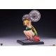 Estatua de Cammy de Street Fighter levantando pesas en poliresina
