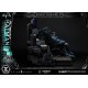 Estatua Batman Tactical Throne Deluxe con monitores LED