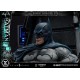 Estatua Batman Tactical Throne Deluxe con monitores LED
