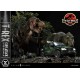 Estatua T-Rex atacando coche en Jurassic World