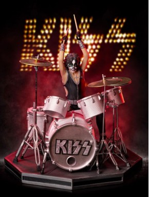 Estatua de Peter Criss de Kiss tocando la batería, edición limitada
