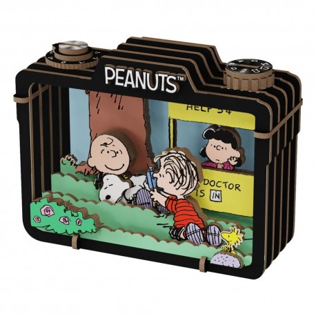 Maqueta Peanuts Wooden Theater con personajes de verano