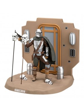 Maqueta Din Djarin con detalle de cuerno de barro y cascos de soldado