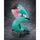 Estatua de PVC de Momo de Dandadan con base azul