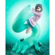 Estatua de PVC de Momo de Dandadan con base azul