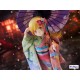 Estatua de Shinobu Oshino con kimono y paraguas