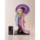 Estatua de Shinobu Oshino con kimono y paraguas