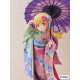 Estatua de Shinobu Oshino con kimono y paraguas