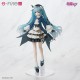 Estatua de Hatsune Miku en atuendo otoñal