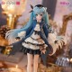 Estatua de Hatsune Miku en atuendo otoñal