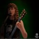 Estatua de Chuck Schuldiner Rock Iconz tocando guitarra